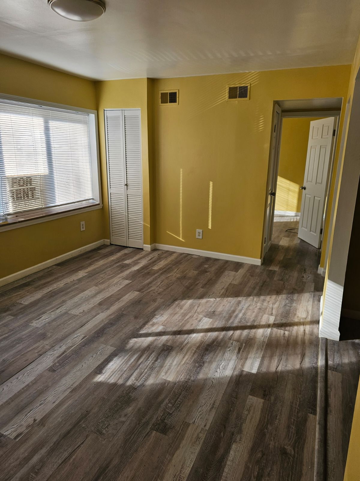 14740 West Chicago - B